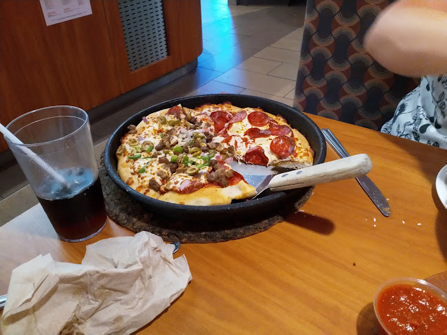 Pizza Hut - Hospitality and gastronomy