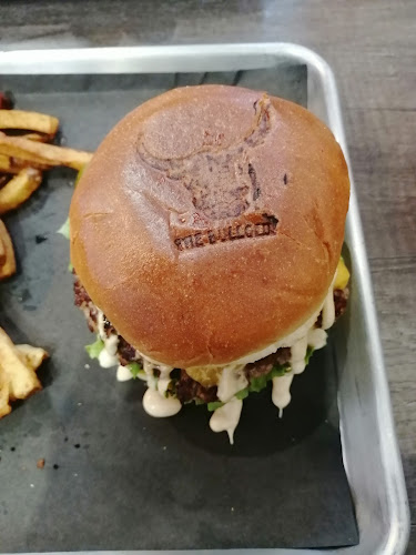 The Bullger Burger & Steak (Queen) - Hospitality and gastronomy