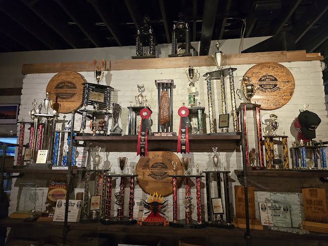 Comentarii opinii despre Smoke and Bones BBQ