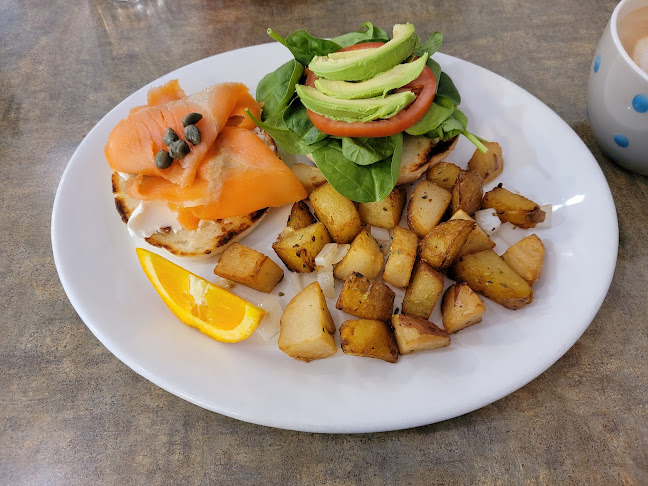 Comentarii opinii despre Friends & Neighbours Cafe