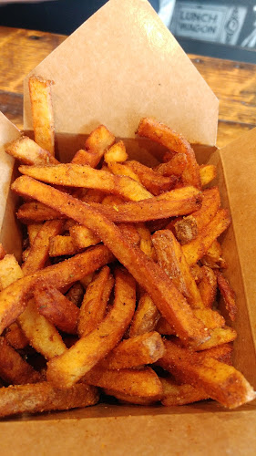 326 College St, Toronto, ON M5T 1S3