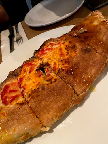 Lombardo's Pizzeria & Ristorante - Hospitality and gastronomy