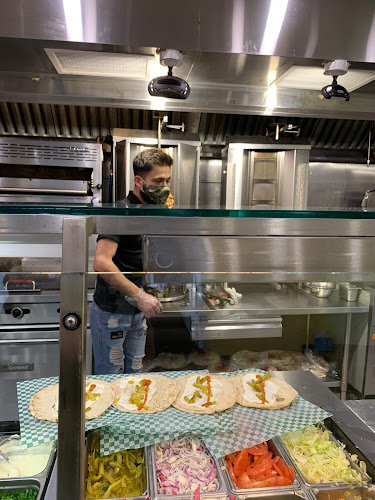 Opinii despre Zay Zaman Shawarma în Kitchener - Hospitality and gastronomy