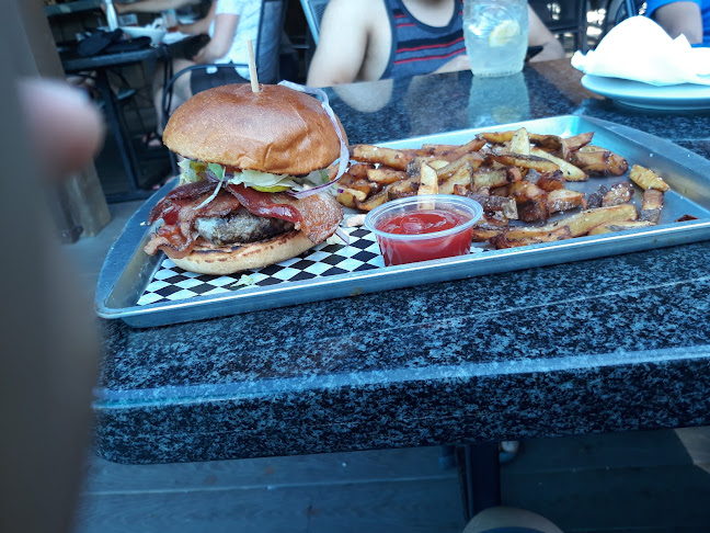 Lakeside Beach Club - Hospitality and gastronomy