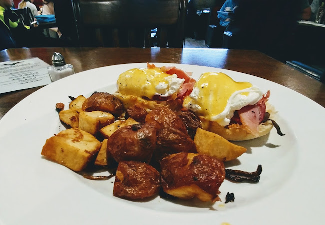 Crooked Goose Bistro - Hospitality and gastronomy