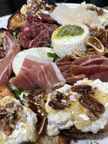 rugantino - Hospitality and gastronomy