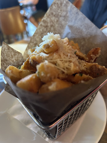 419 King St W, Oshawa, ON L1J 2K5