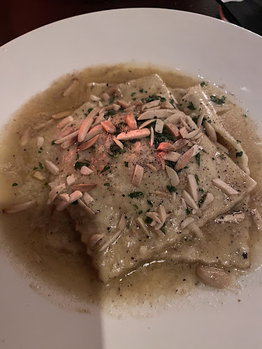 515 Yates St, Victoria, BC V8W 1K7