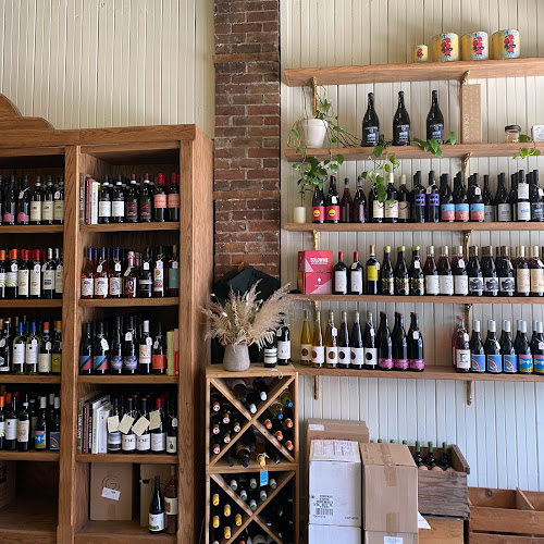 749 Bank St, Ottawa, ON K1S 3V3