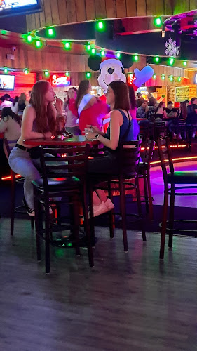 Opinii despre Outlaws Country Rock Bar în Saskatoon - Hospitality and gastronomy