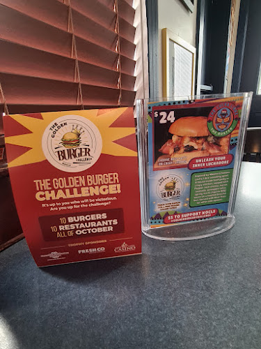 Comentarii opinii despre The Roster Sports Club Bar & Grill