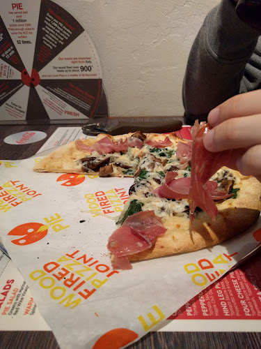 Opinii despre Pie Wood Fired Pizza Joint - Barrie South în Barrie - Hospitality and gastronomy