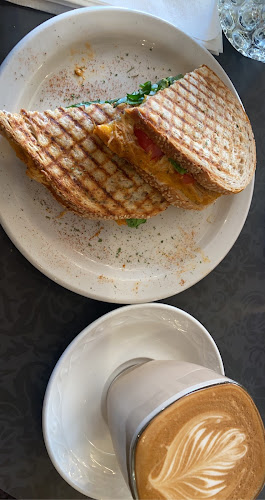 Cafe Cristal - Hospitality and gastronomy