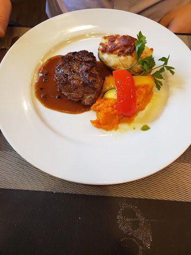 Eight Zero Zero Resto Lounge - Cornwall