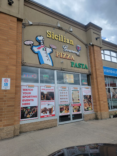 225 Ferndale Dr S #4, Barrie, ON L4N 6B9