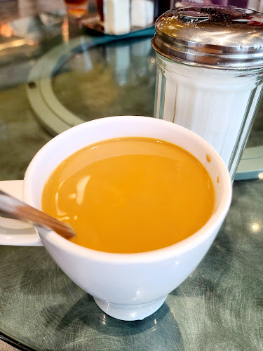 1423 Centre St N, Calgary, AB T2E 2R8