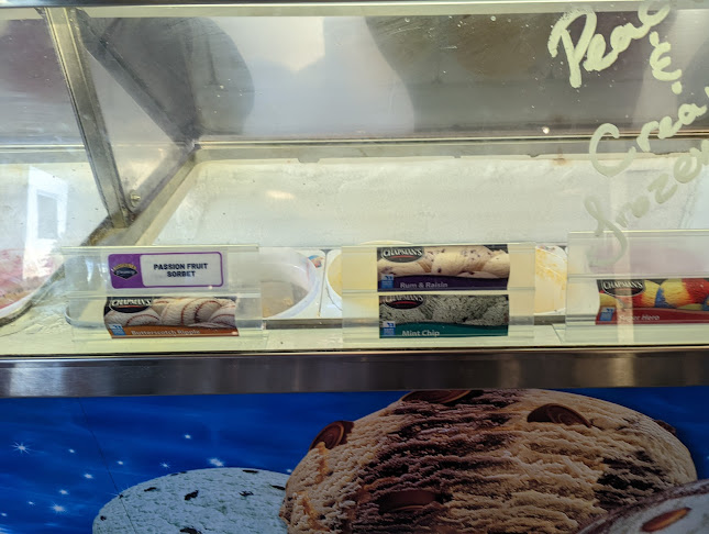 Opinii despre The Scoop Ice Cream Parlor în Waskesiu Lake - Hospitality and gastronomy