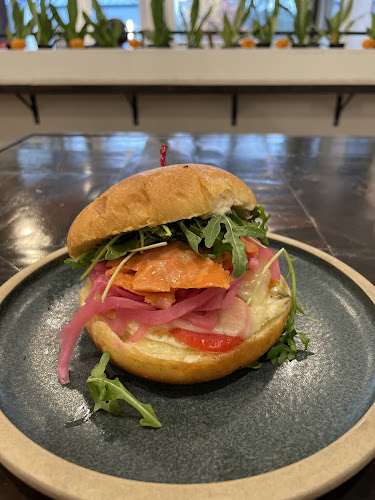 Comentarii opinii despre Ambit Cafe