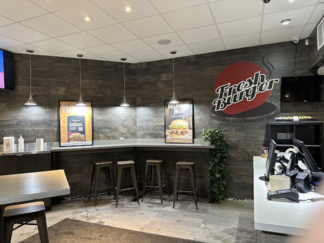 Fresh Burger Yonge st - Hospitality and gastronomy