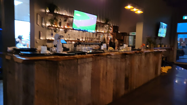 1347 Gardiners Rd, Kingston, ON K7P 0L8