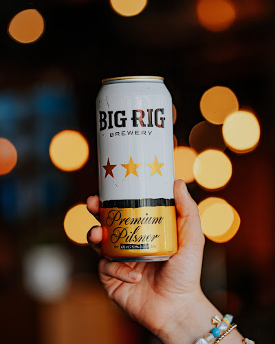 2750 Iris St, Ottawa, ON K2C 3C9