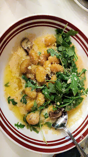 2429 Fairview St, Burlington, ON L7R 2E3