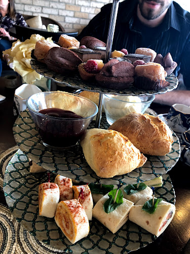 240 Kennevale Dr, Ottawa, ON K2J 0C3