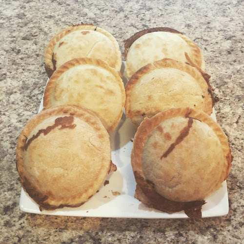 Comentarii opinii despre Sweet And Savoury Pie Company - Online Pie Delivery Service