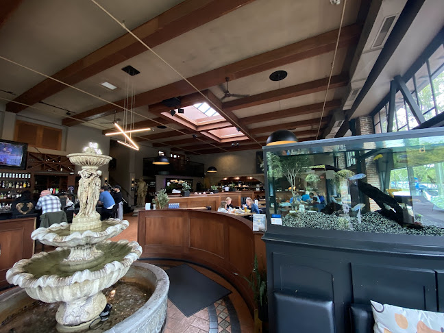 Opinii despre Moxies Victoria Restaurant în Victoria - Hospitality and gastronomy