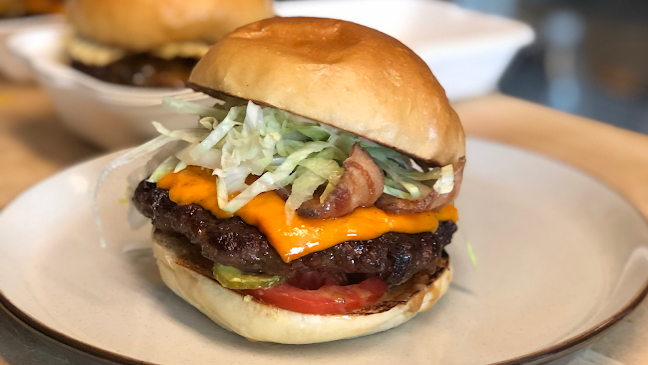 Opinii despre Backstairs Burger în Edmonton - Hospitality and gastronomy