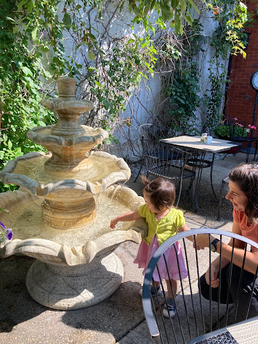 13408 Stony Plain Rd, Edmonton, AB T5N 3P5