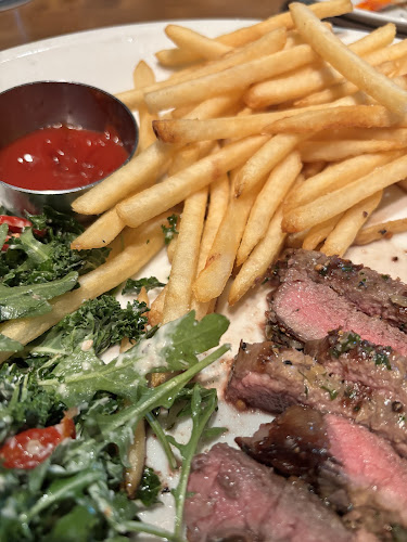 Comentarii opinii despre JOEY Yorkdale