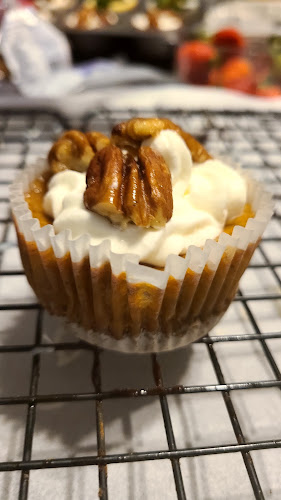 688 Cameron St, Peterborough, ON K9J 3Z8