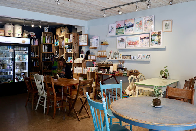 4342 Gallant Ave, North Vancouver, BC V7G 1K8