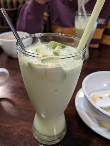 Joyeaux Café & Restaurant