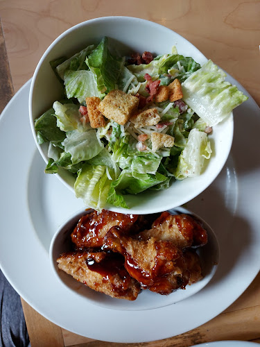 Opinii despre The Timberland Pub & Liquor Store în Ladysmith - Hospitality and gastronomy