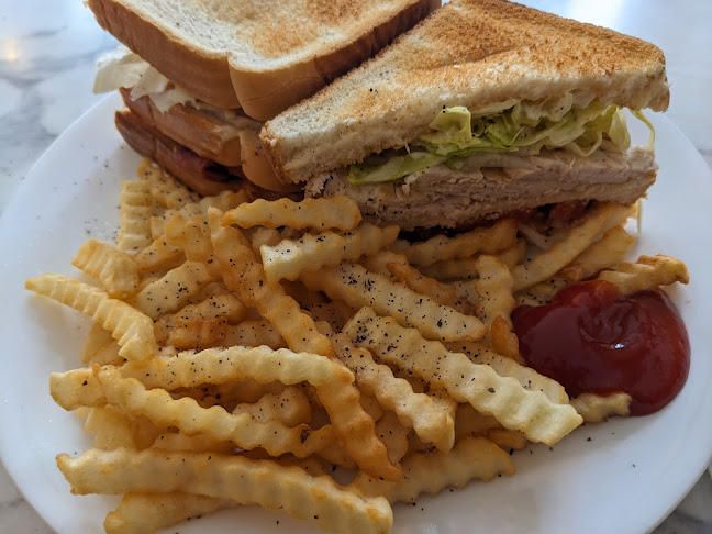 Evelyn's Cafe & Bistro - Hospitality and gastronomy