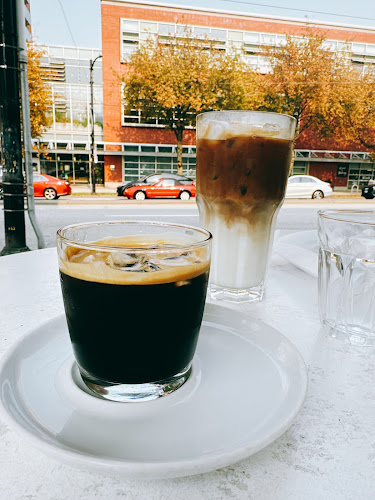 Opinii despre Gene Coffee Bar în Vancouver - Hospitality and gastronomy