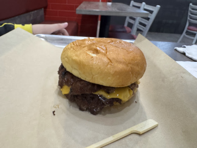 Opinii despre Gladiator Burger Oakville în Oakville - Hospitality and gastronomy