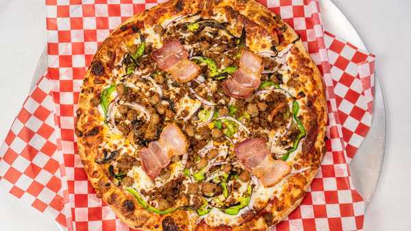 Opinii despre People's Pizza în St. John's - Hospitality and gastronomy