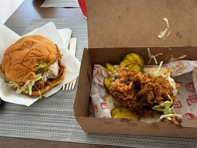 905 Commercial Dr, Vancouver, BC V5L 2H2