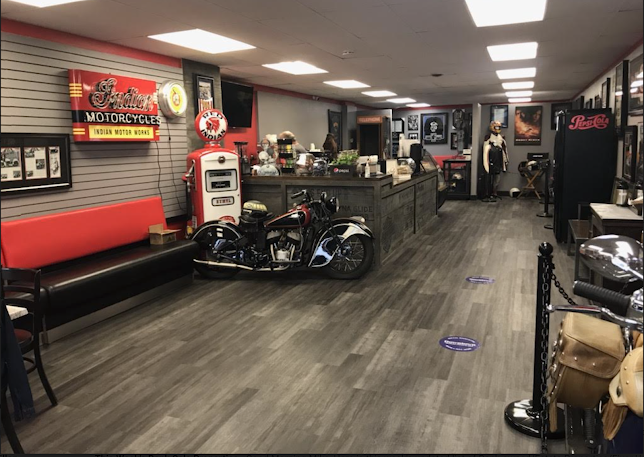 Comentarii opinii despre Crazy Macaws Motorcycle Museum & Café