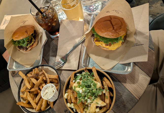 Chit Chat Burger Bar - Hospitality and gastronomy