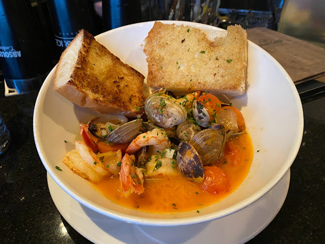 Blue Crab Seafood House - Hospitality and gastronomy