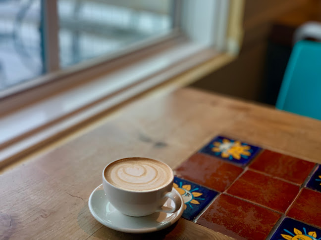 1903 20 Ave NW, Calgary, AB T2M 1H7