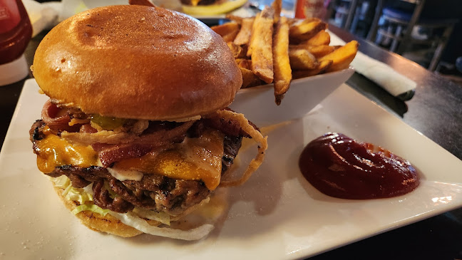 3221 Derry Rd W, Mississauga, ON L5N 8R7