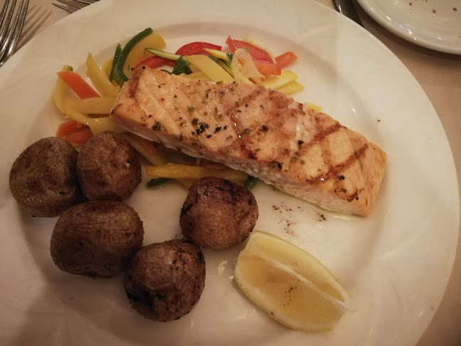 Opinii despre The School Fine Dining în Markham - Hospitality and gastronomy