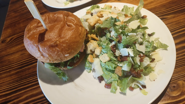 38 Lakeport Rd, St. Catharines, ON L2N 4P5