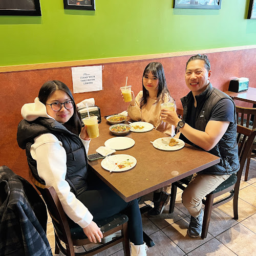 Comentarii opinii despre Veggie Planet Vaughan - Vegetarian Indian Pizza, Burger and Street food Restaurant