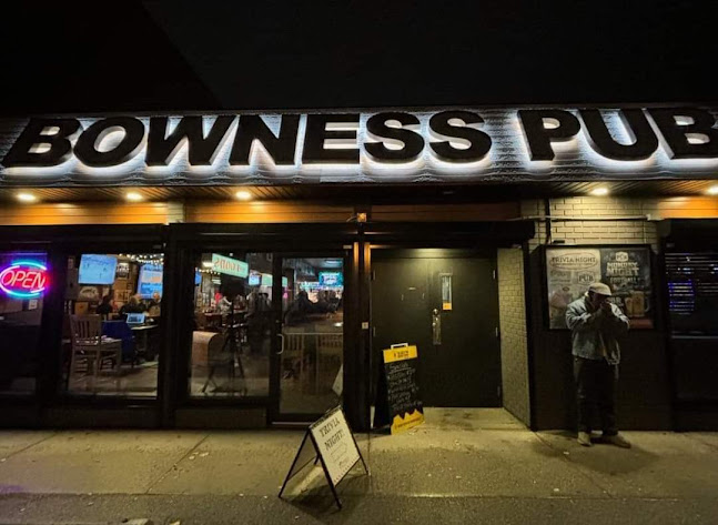 7930 Bowness Rd NW, Calgary, AB T3B 0H3